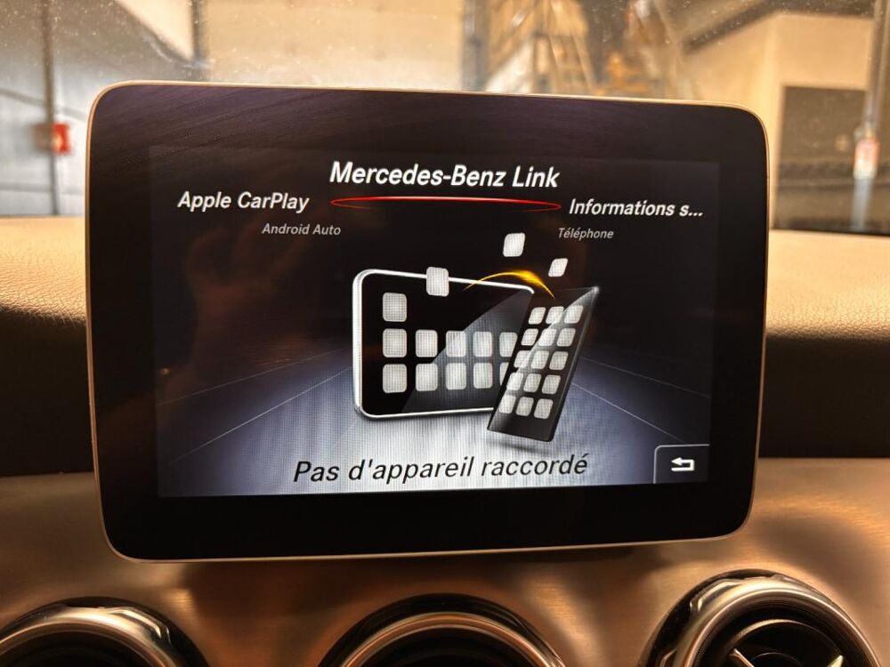Classe GLA 200 d 7-G DCT Fascination PACK AMG 2018 occasion 78200 Mantes La Jolie