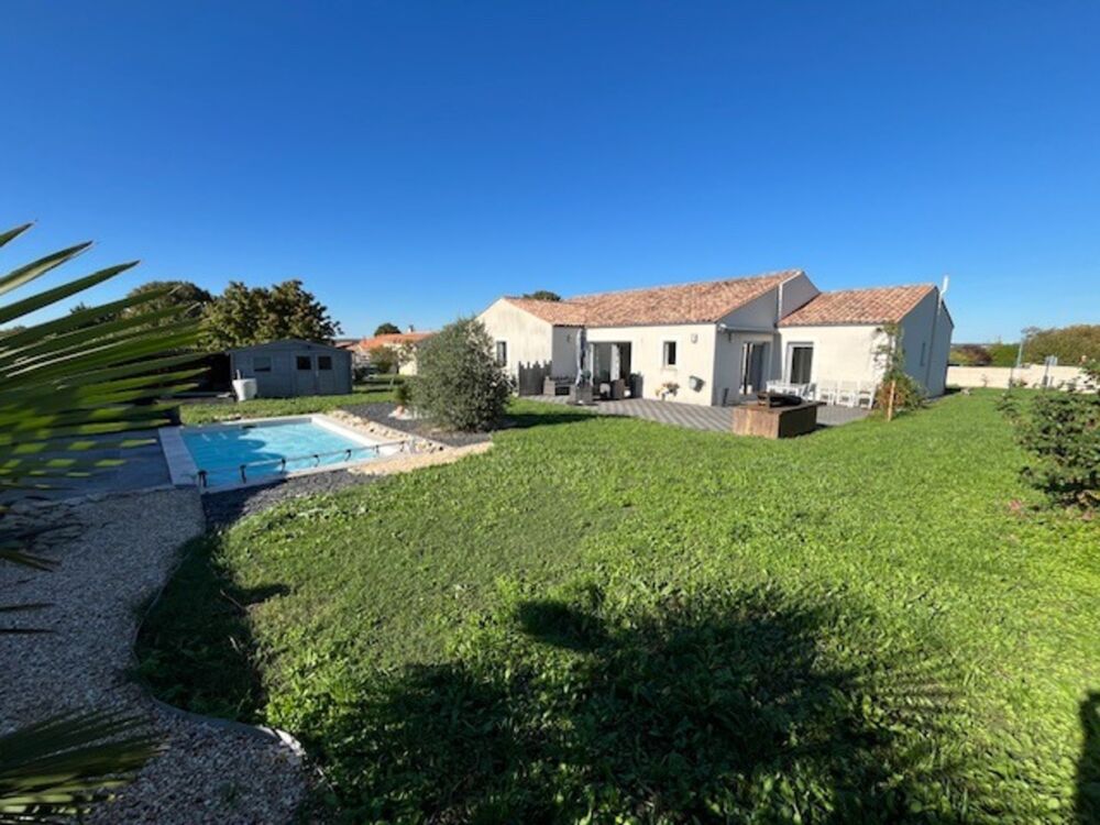 Vente Maison Maison plain pied 120m² , 4chambres, jardin, grand garage, piscine Aulnay