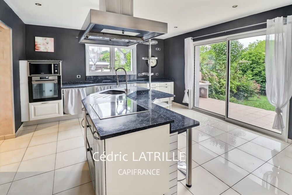 Maison à vendre 6 pièces ORLEIX (65)