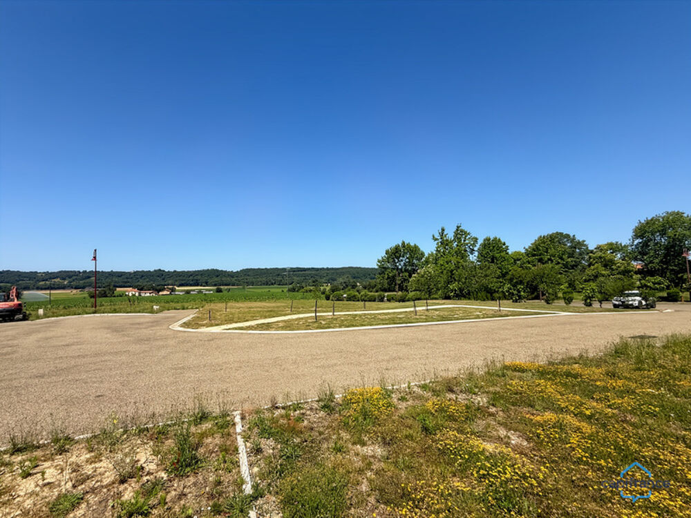 Vente Terrain Dpt Gers (32), à vendre BERNEDE terrain constructible de 1335 m² viabilisé et borné, au calme Bernede