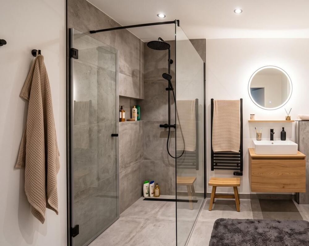 Vente Appartement A 2 PAS DE LA PLAGE ET COMMERCES ***GRAND T3 AVEC CLIMATISATION en étage avec BALCON SPACIEUX + PLACE PARKING sécurisée !!*** Saint georges de didonne