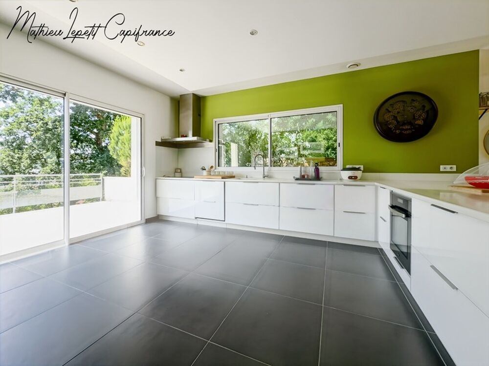 Vente Maison Maison contemporaine de 253 m² avec piscine, garage isolé de 100 m² et terrain de 4 728 m² – CHANCELADE- aucun travaux à prévoir Chancelade