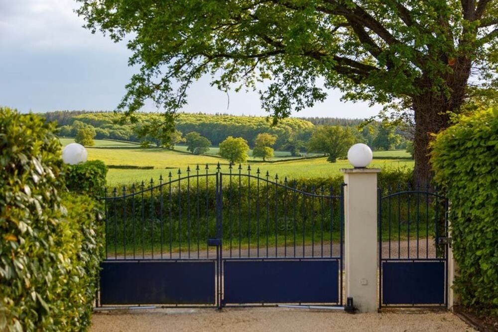 Vente Propriété/Château Propriété à vendre 8 pièces, 10 min de Paray Le Monial(71) Lugny les charolles