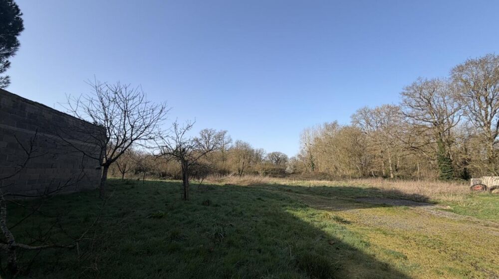 Vente Maison Charmante maison de village au sein d'un domaine avec chatea Saint secondin