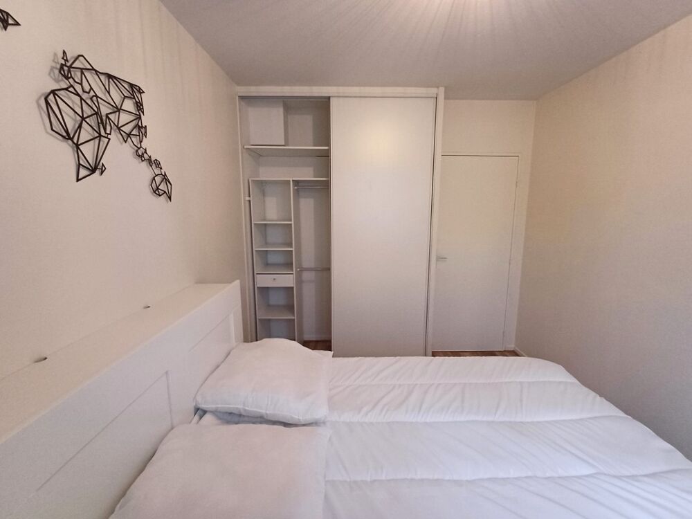 Location Appartement T3 meublé avec balcon et parking à VILLEURBANNE Villeurbanne