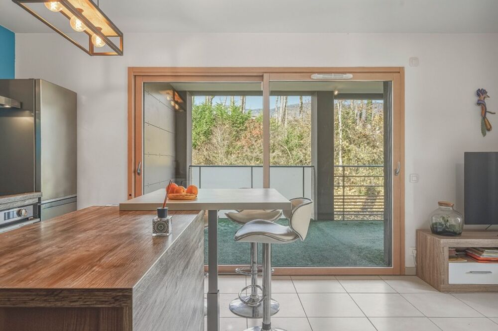 Vente Appartement Appartement à vendre 3 pièces DIVONNE LES BAINS (01) - 68 m2 - terrasse 35 m2, cave et 1 box Divonne les bains