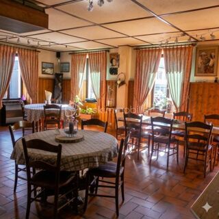  Immeuble � vendre 10 pi�ces 348 m�