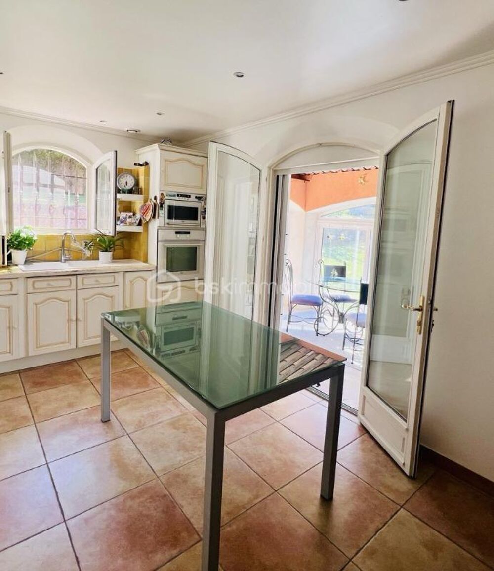 à vendre  Propriété/château Opio (06650)