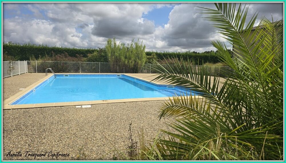 Vente Appartement Appartement à vendre 3 pièces SAINT JEAN D'ANGELY (17) au rez-de-chaussée, 1 place de parking + accès piscine Saint jean d angely