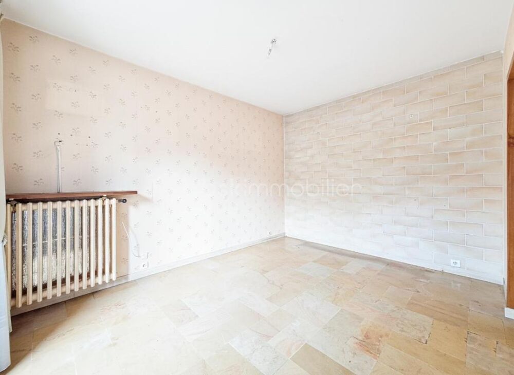 À vendre  Maison familiale avec sous-sol total à Gagny  Quartier pavillonnaire recherché