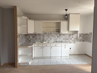  Appartement à louer 4 pièces 79 m²