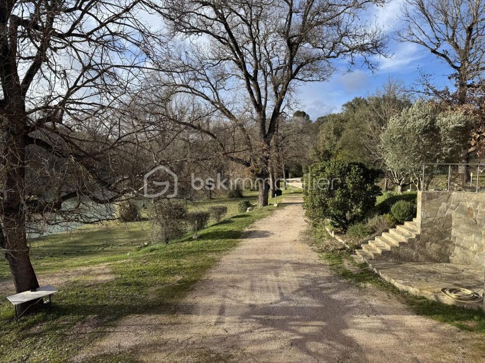 À CHATEAUVERT (83670) PROPRIÉTÉ DEXCEPTION DE 570 m² AVEC DEUX APPARTEMENTS INDÉPENDANTS, PISCINE, GRAND TERRAIN ET ACCÈS À LA
