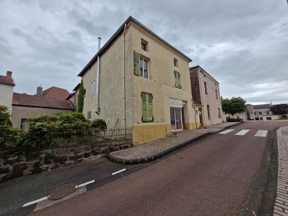 Saint Martin D'ESTREAUX - MAISON DE VILLAGE