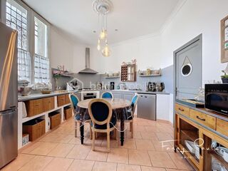  Proprit/chteau  vendre 8 pices 270 m