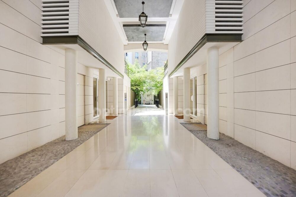 Vente Appartement Appartement 2 pièces avec balcon 13m2 Paris 15