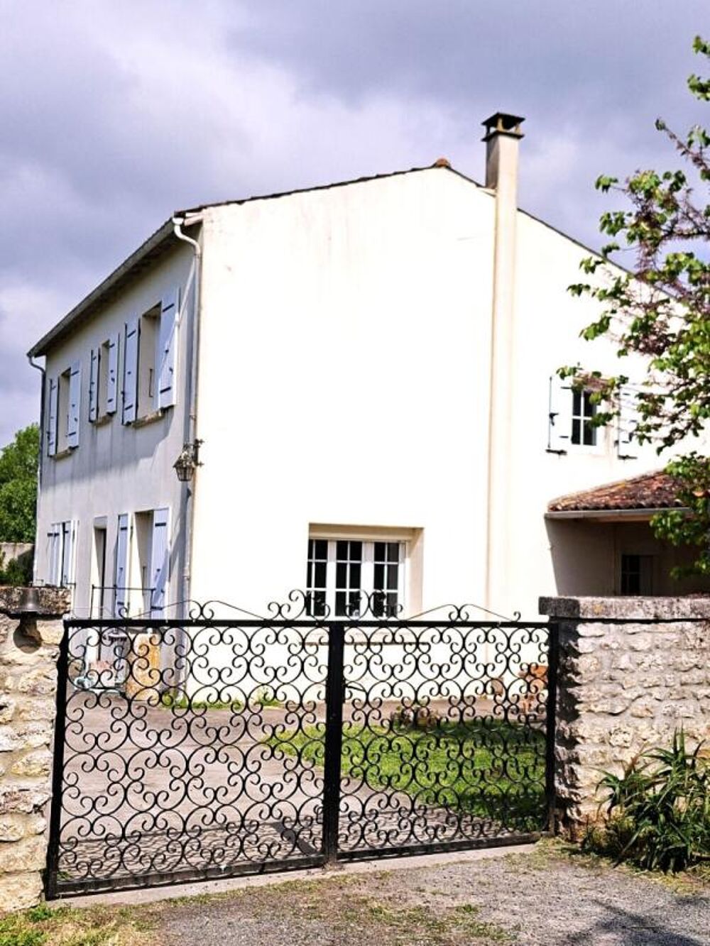 Maison Saint Savinien17350 169 m2 + Garage et Dépendances