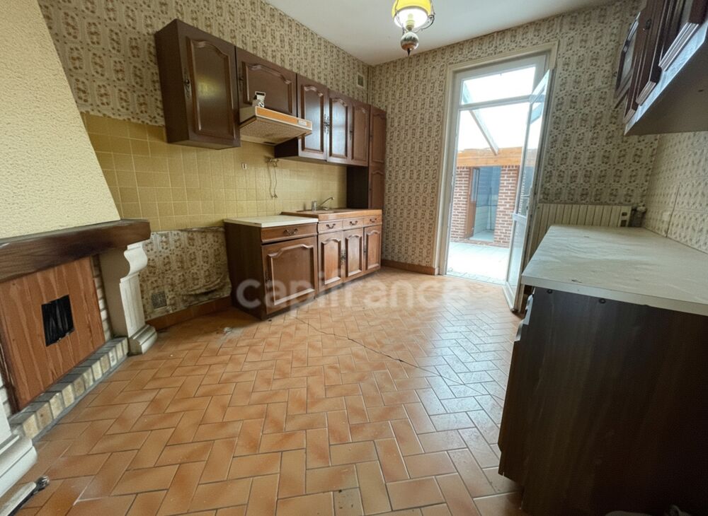 Maison 2 à 3 chambres à rafraîchir