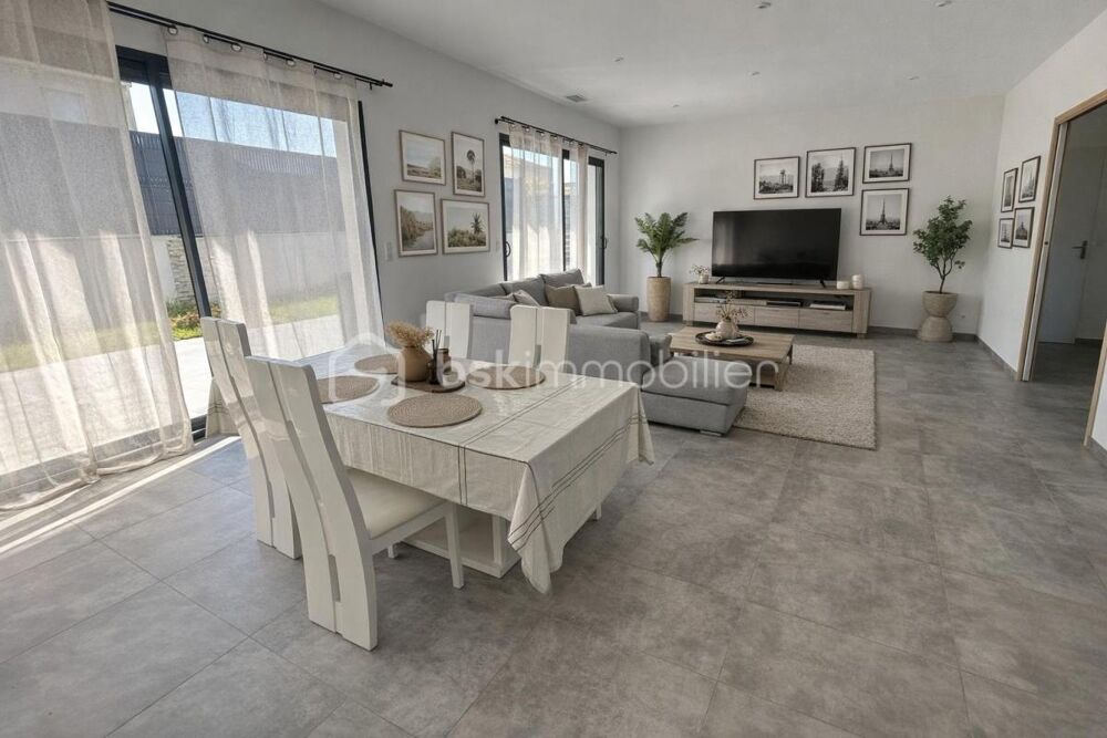 SUPERBE MAISON RECENTE - GARANTIES DECENNALES- 4 CHAMBRES-DOUBLE GARAGE - PISCINE