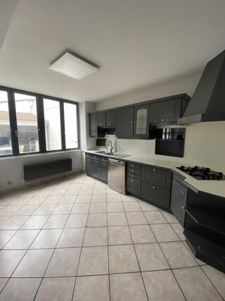  Appartement � vendre 8 pi�ces 219 m�