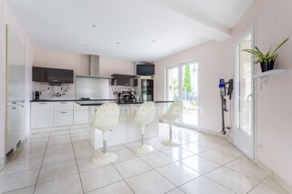  Villa � vendre 7 pi�ces 190 m� Creuzier le vieux