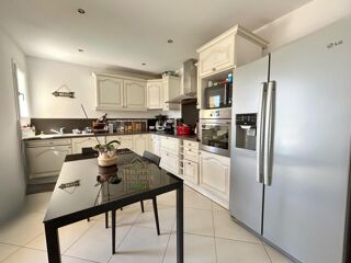  Immeuble  vendre 5 pices 593 m