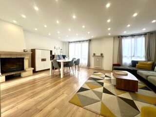  Appartement à louer 5 pièces 92 m²