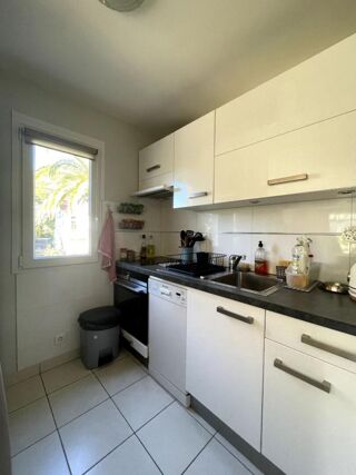 Vente Appartement BOULOURIS , APPARTEMENT T2 AVEC TERRASSE, BALCON ET BOX FERMÉ, À DEUX PAS DE LA MER Saint raphael