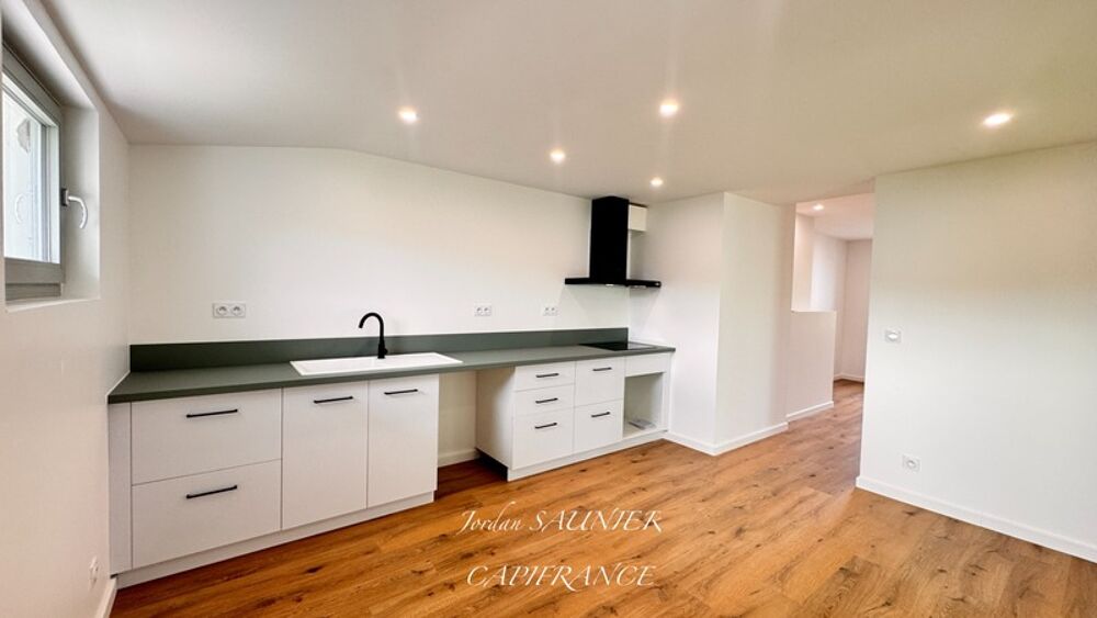 Vente Maison À vendre – Maison de ville de 125m2 rénovée avec jardin et garage – Revel Revel
