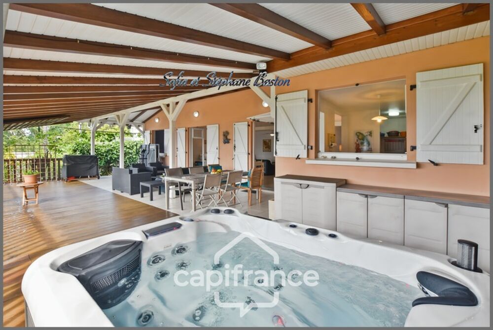 A vendre  Le Diamant - Villa P5  105m2 avec vue mer, spa et jardin tropical 826m2  Martinique (972)