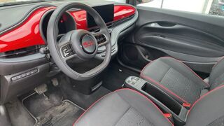 500 118 43 kWh Red - Automatique 2022 occasion 44310 Saint Lumine De Coutais
