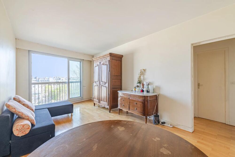 Vente Appartement Grand T2 avec vue dégagée à Paris 18e Paris 18