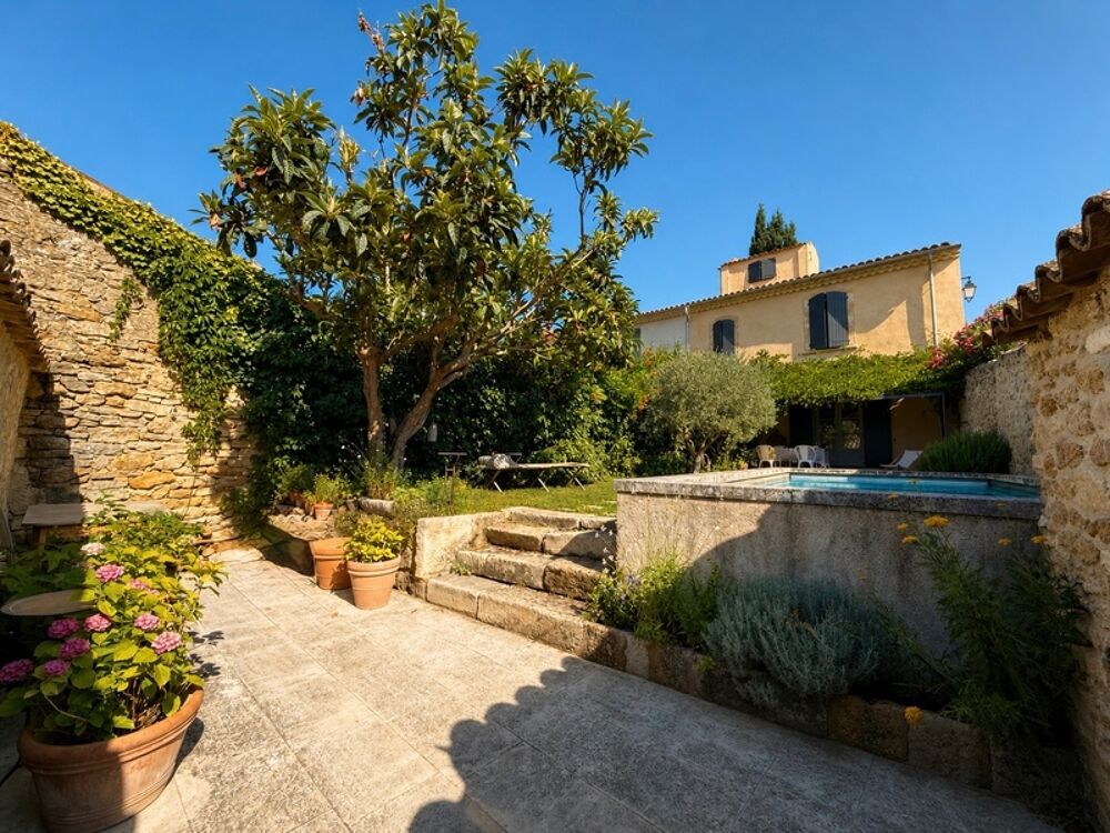 Maison de village à vendre 4 pièces 100 m2 , jardin, bassin de nage, garage PUYVERT (84)