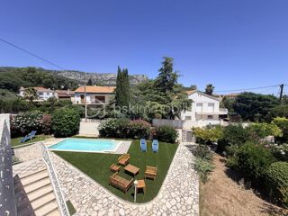  Villa à vendre 6 pièces 205 m²