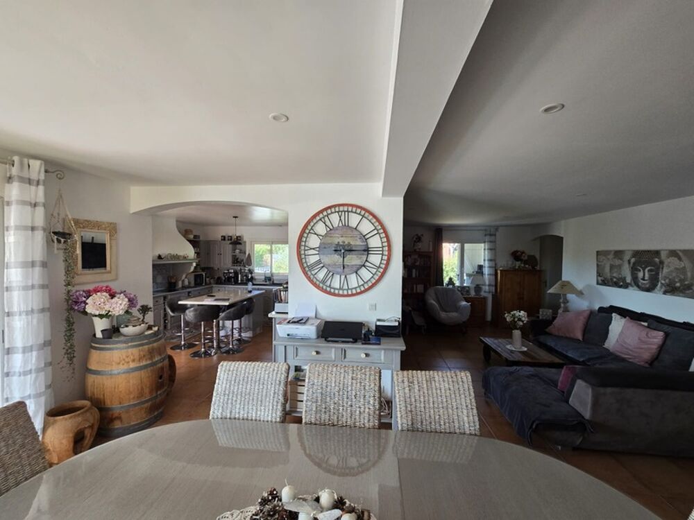 VILLA FAMILIALE DE PLAIN-PIED  181 m²  5 CHAMBRES  PISCINE  VÉRANDA  TERRAIN DE 916 m²