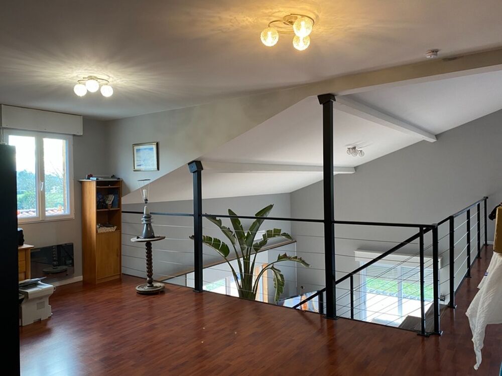 Vente Maison Belle maison en bois et son gîte, situation idéale ! Montignac lascaux
