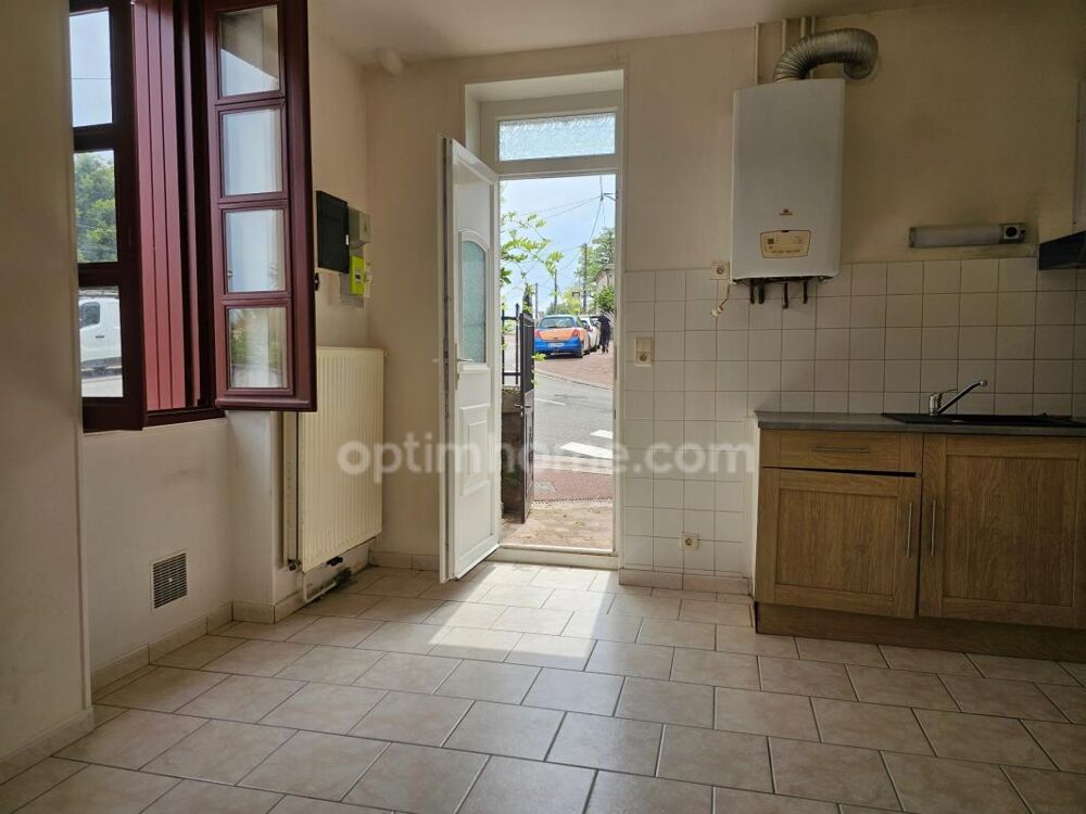 Maison de ville de 62 m² deux chambres Idéal premier achat ou investissement sur RUELLE SUR TOUVRE (16)