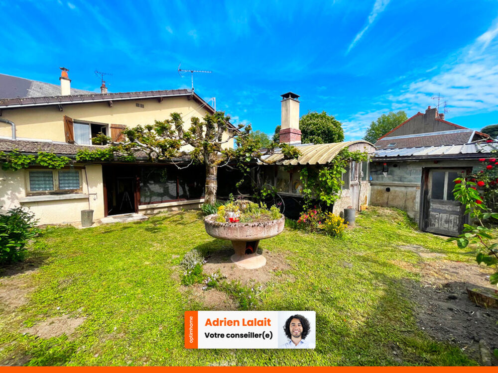 Maison de bourg à rénover de 125 m²  4 chambres  Jardinet  Garage