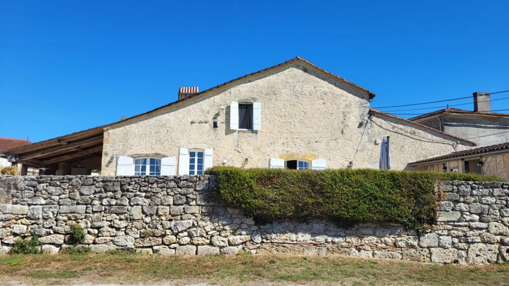 24610 Maison en pierres dans un hameau .8 pièces . parcelle de 584 m² plus terrain de 1939 m2