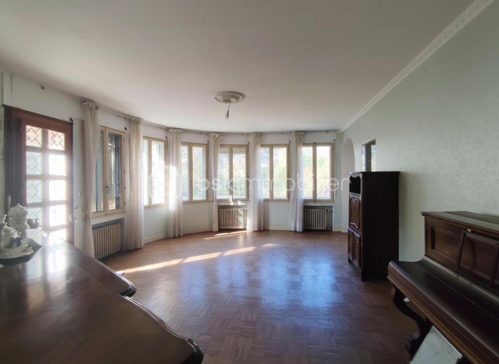 GRANDE MAISON AVEC APPARTEMENT