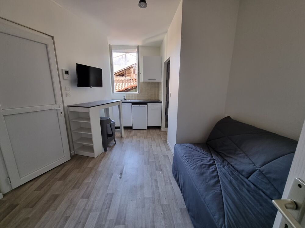 Location Appartement Studio meublé refait à neuf, proche gare, fac, ifps, bus de ville dans un immeuble refait à neuf Agen