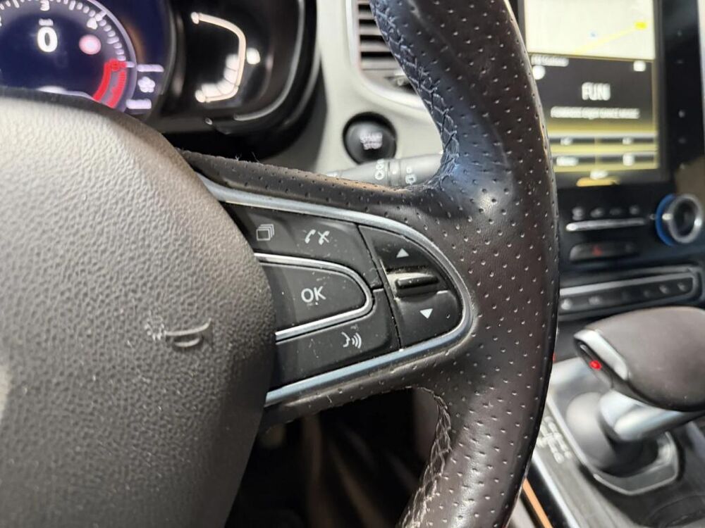 Espace V 1.6 dCi 16V EDC6 161 cv INITIAL PARIS 2018 occasion 85190 Venansault