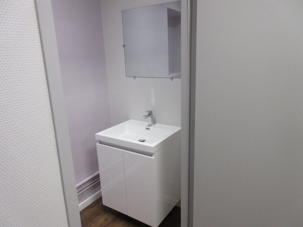   Rodez, local en rez-de-chaussée de 68 m² environ Rodez