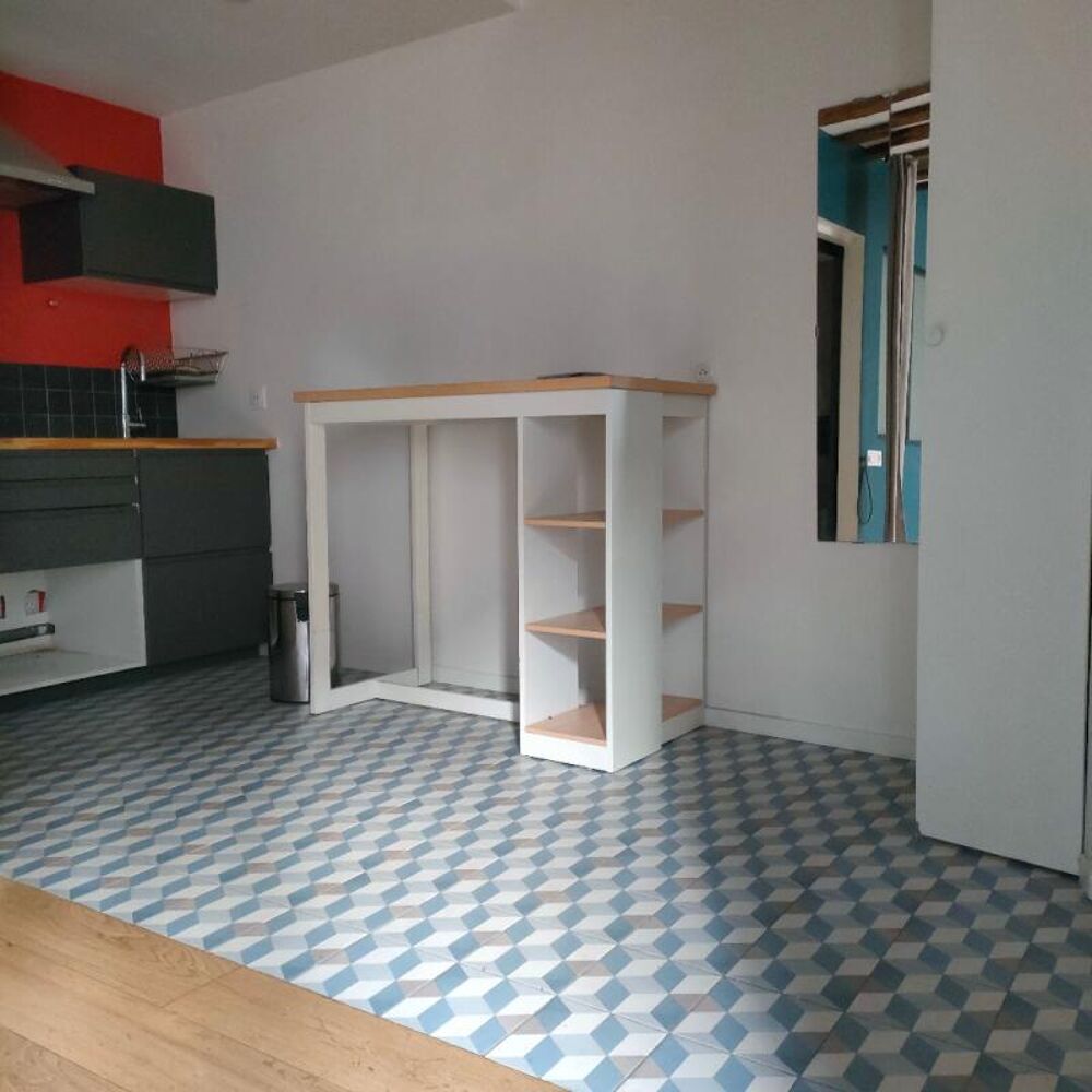 Vente Appartement Studio de charme refait à neuf- Faubourg Saint-Antoine-vendu loué- Paris 11