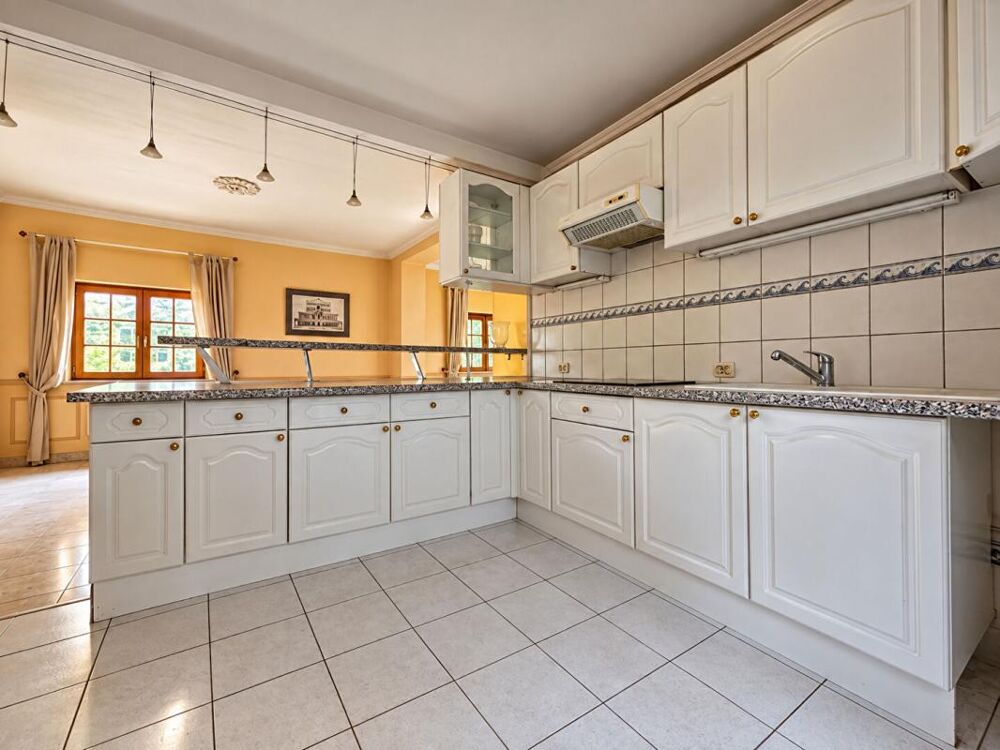 Vente Maison Maison de charme dans quartier priviligié LA CHASSE Beauchamp