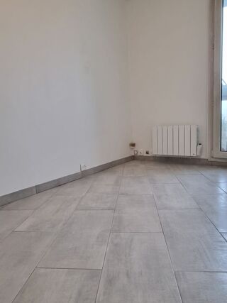  Appartement à louer 1 pièce 19 m²