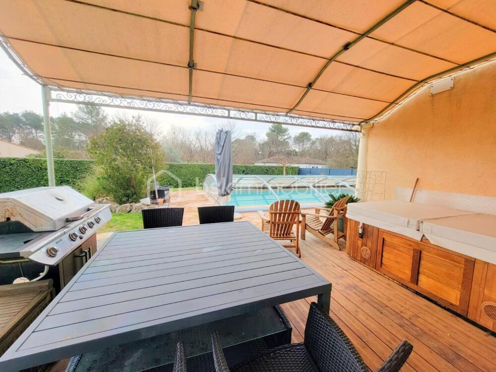 Villa contemporaine a trans en Provence , emplacement recherché, a proximité des commerces transports