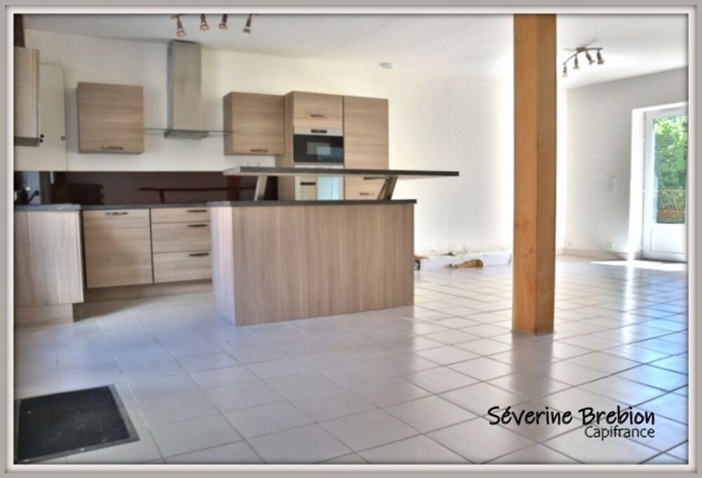 Vente Maison Maison rénovée, 3 chambres, terrain, garage VISCOMTAT (63) Viscomtat