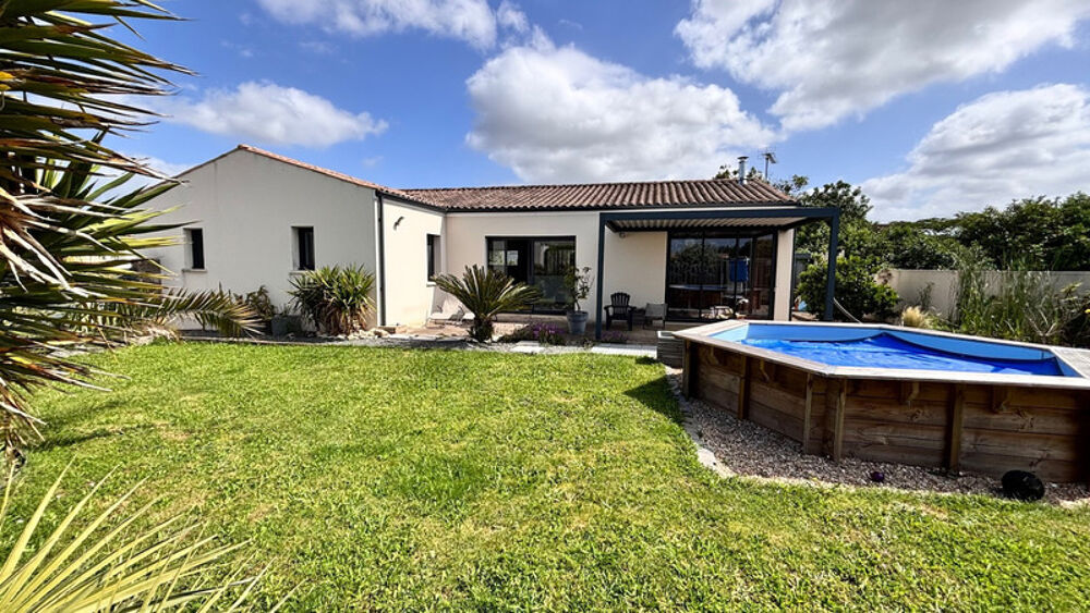 Pavillon de plain-pied -131 m² - 5 pièces - 3 chambres - CABARIOT (17)