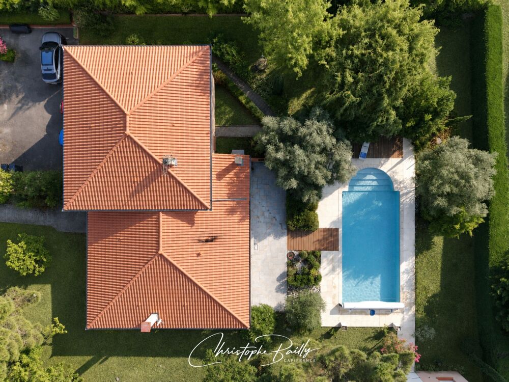 Maison familiale de 182 m² avec piscine et jardin arboré à Rouffiac-Tolosan (31180)