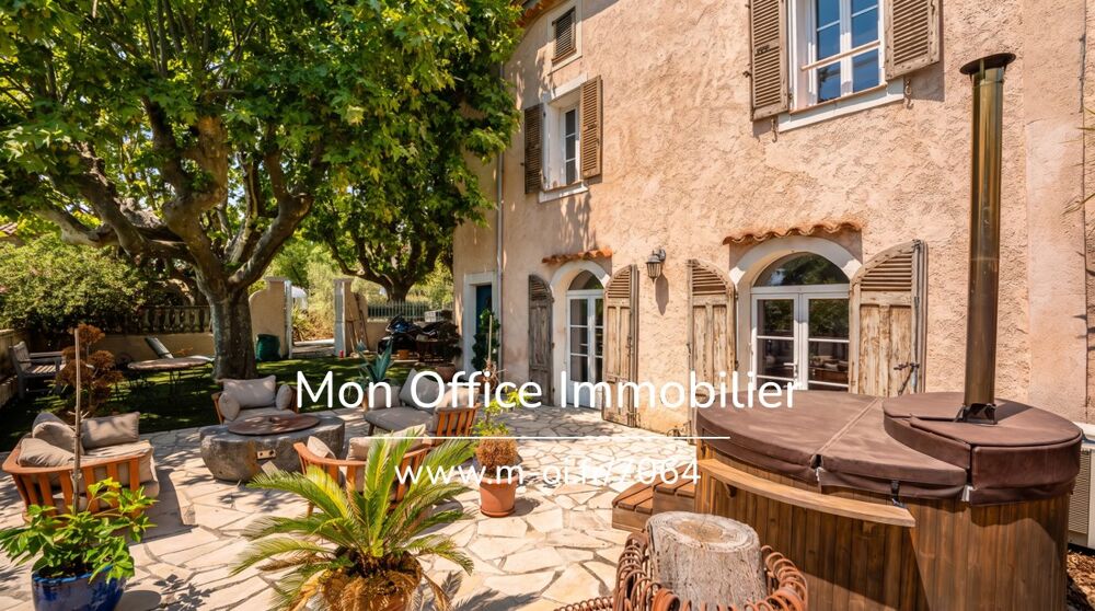 Vente Maison Référence : 7064-LES - MAISON DE CHARME AVEC GARAGE ET PISCINE PROCHE PORT GRIMAUD Grimaud